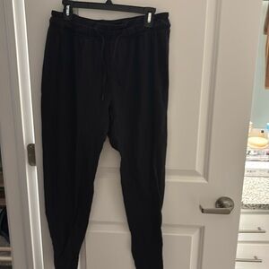 Means Lululemon casual pants